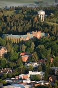 An aerial view of 欧洲杯买球's 莫斯科 campus.